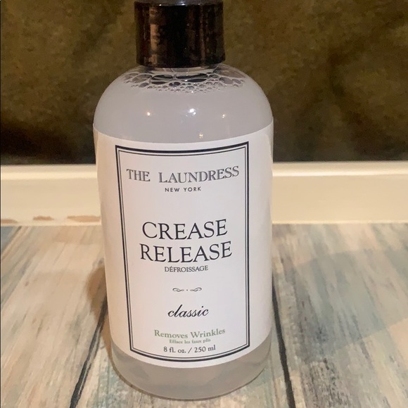The laundress crease release wrinkle remover spray